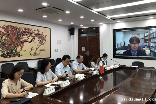 儿童家族学朴友澈学科长也就大家所关注的专业课程设置及后期的课程安排进行了详细的说明