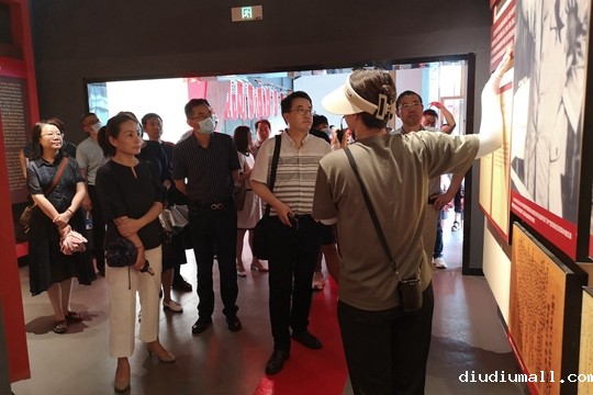 全体学员来到了溧水区石山下中国供销社博物馆和红色李巷中国新四军历史研究馆进行了实地的参观学习